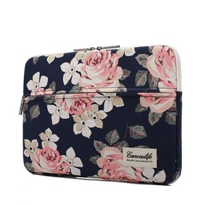 Husa CANVASLIFE CANVASLIFE Macbook Pro 15 Navy Rose Sleeve Case